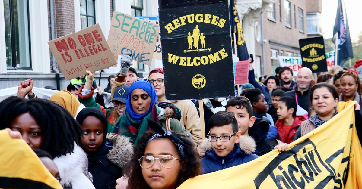 around-world-more-support-taking-in-refugees-than-immigrants-pew