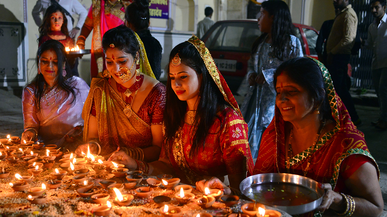 How to conduct a traditional 16-step Hindu puja