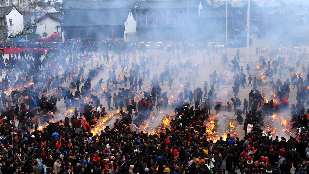 Chinese Worship Caishen During Lunar New Year